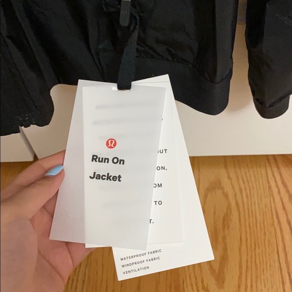 Lululemon Run On Jacket - Picture 7 of 8